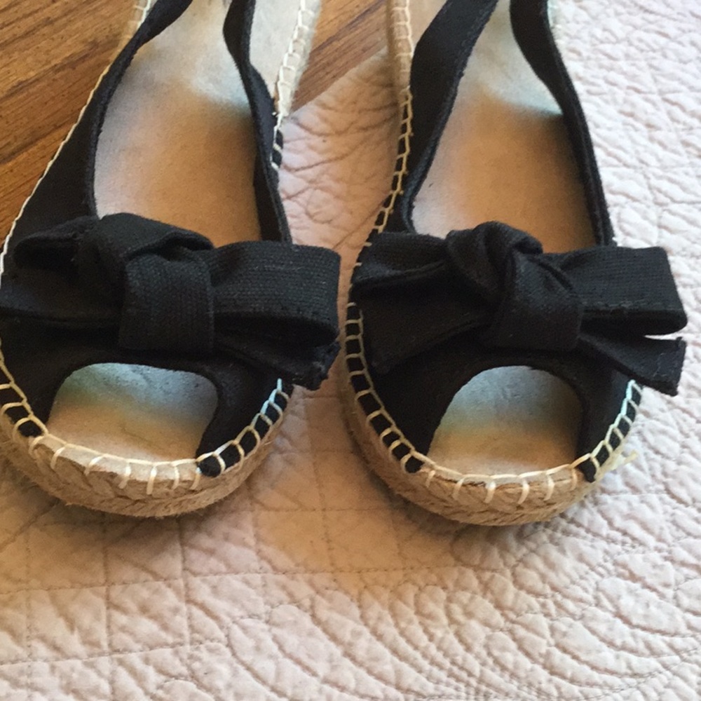 Bass Sandals - Picture 5 of 5